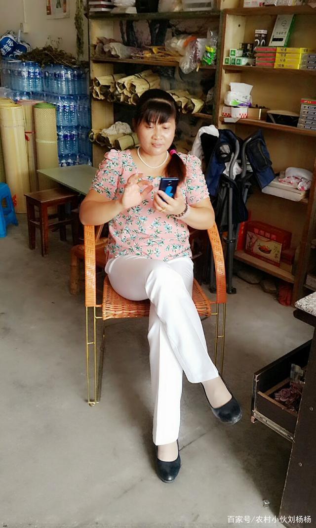 村里的女人老熟女老妇女