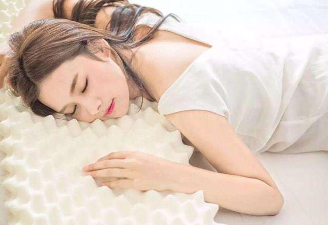 若何陪睡乳房美女预约
