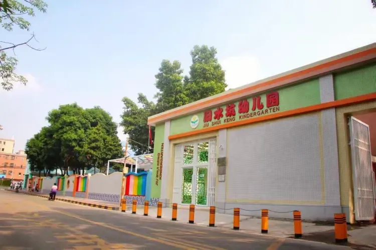 番禺区旧水坑幼儿园后面小路