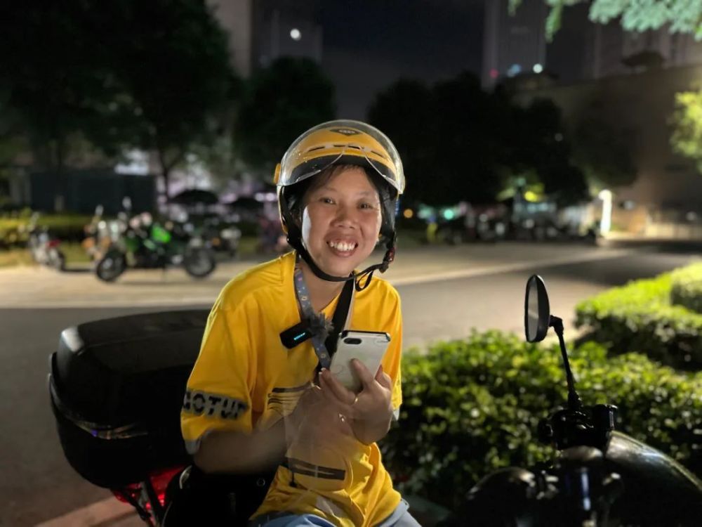 女骑腕表卖一幼时一怎么叫