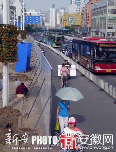 岳阳哪里有站马路的