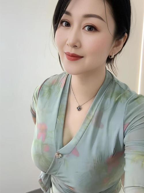 40岁的女人要一千五一夜