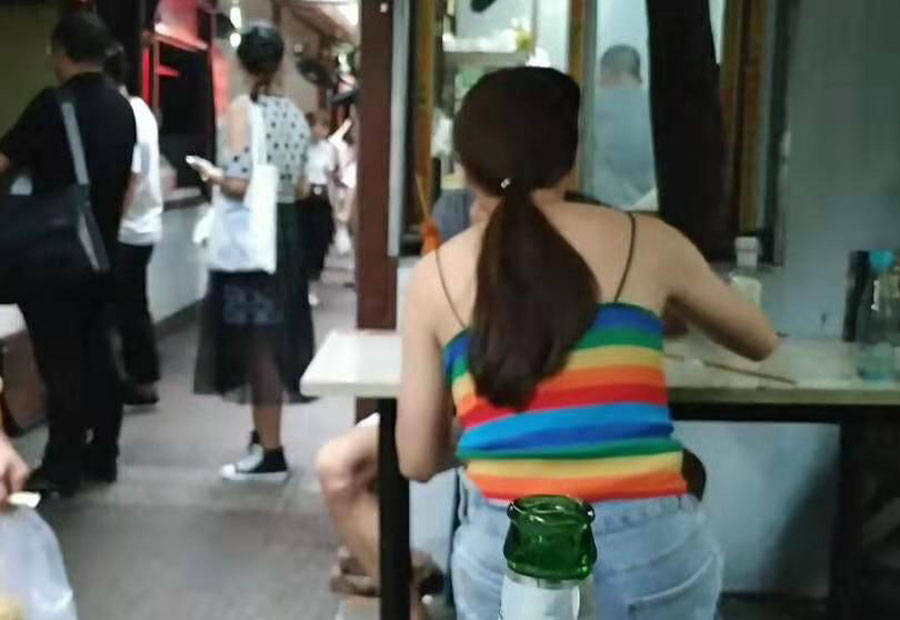 城中村快餐嫖了个少妇