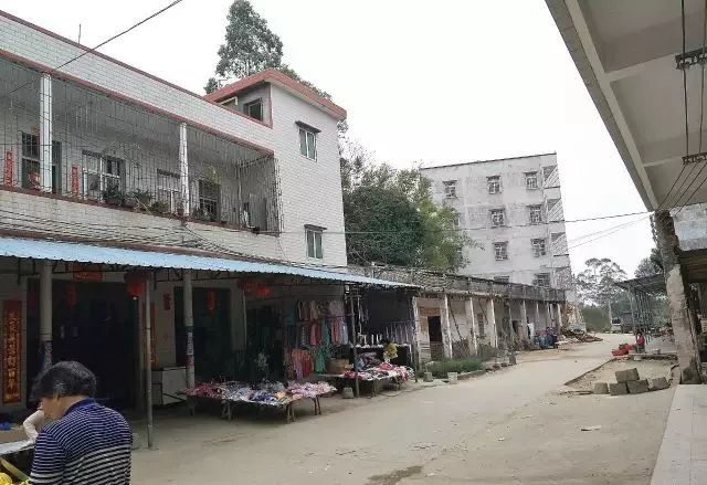 昌都南站一条街