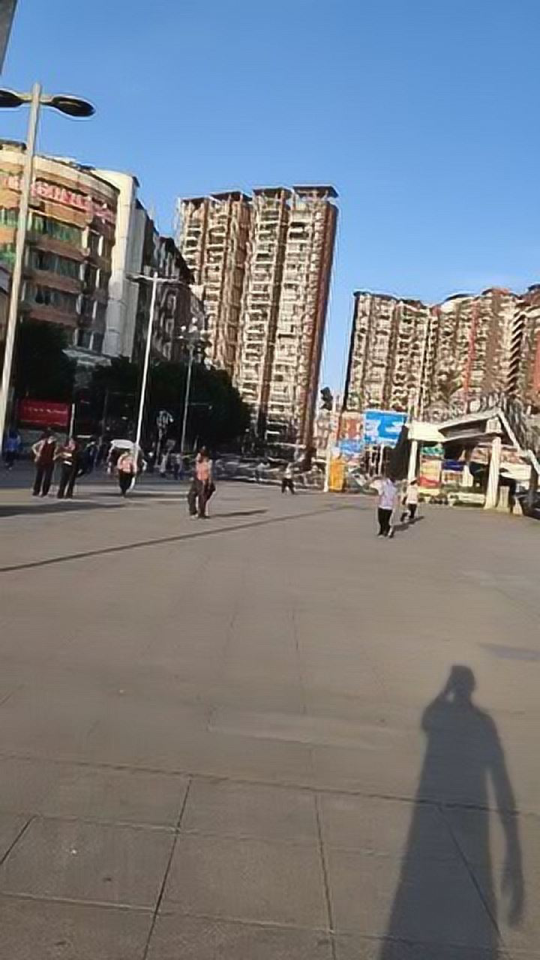 达州火车站后面一条街