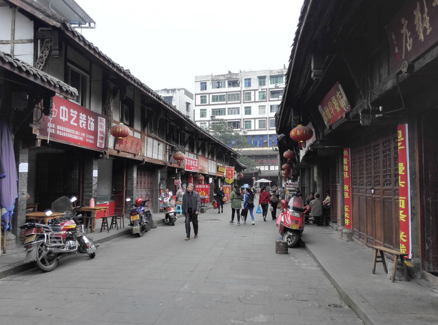 富顺推拿一条街在那里啊