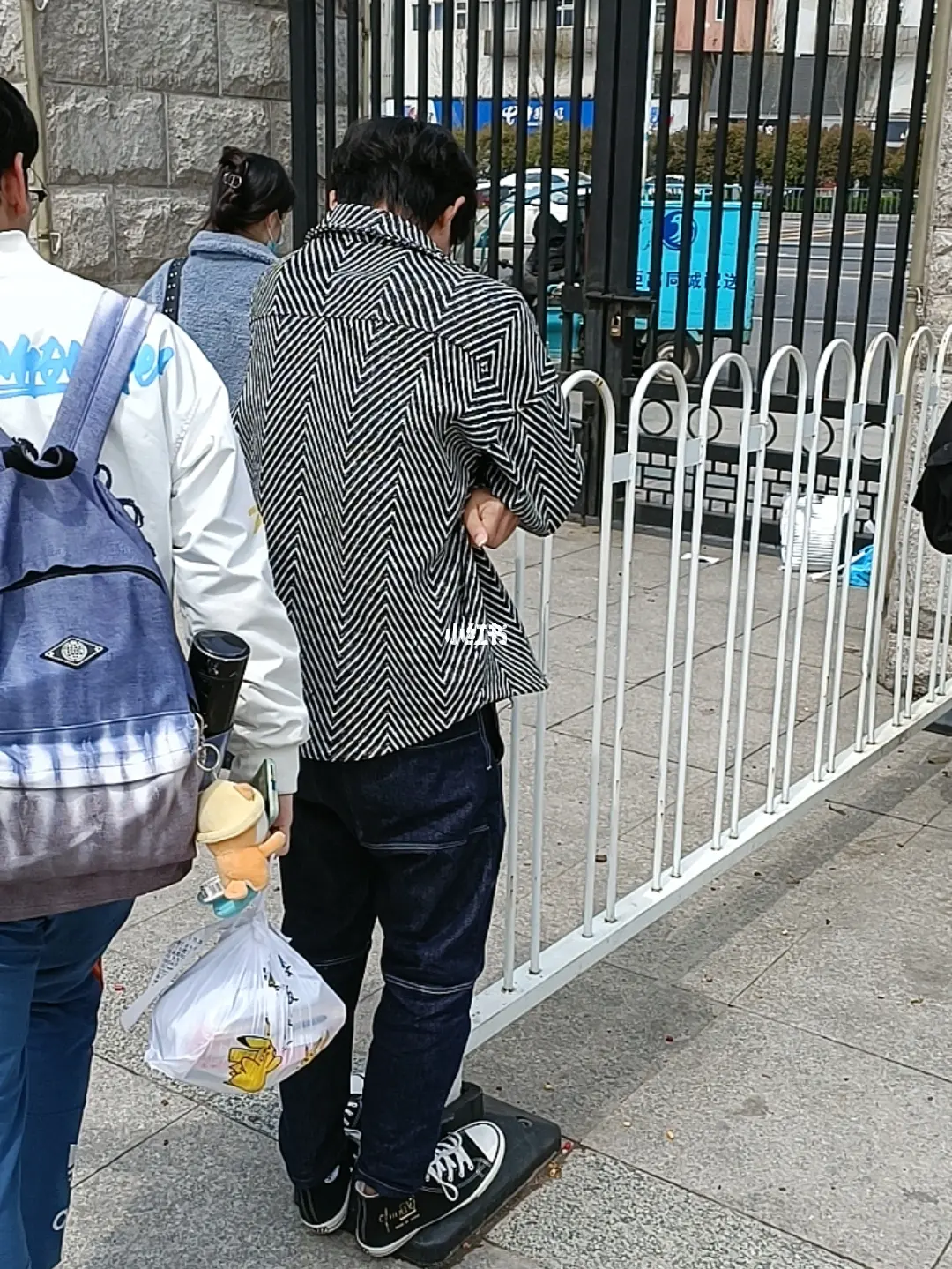 大学门口若何找泡友