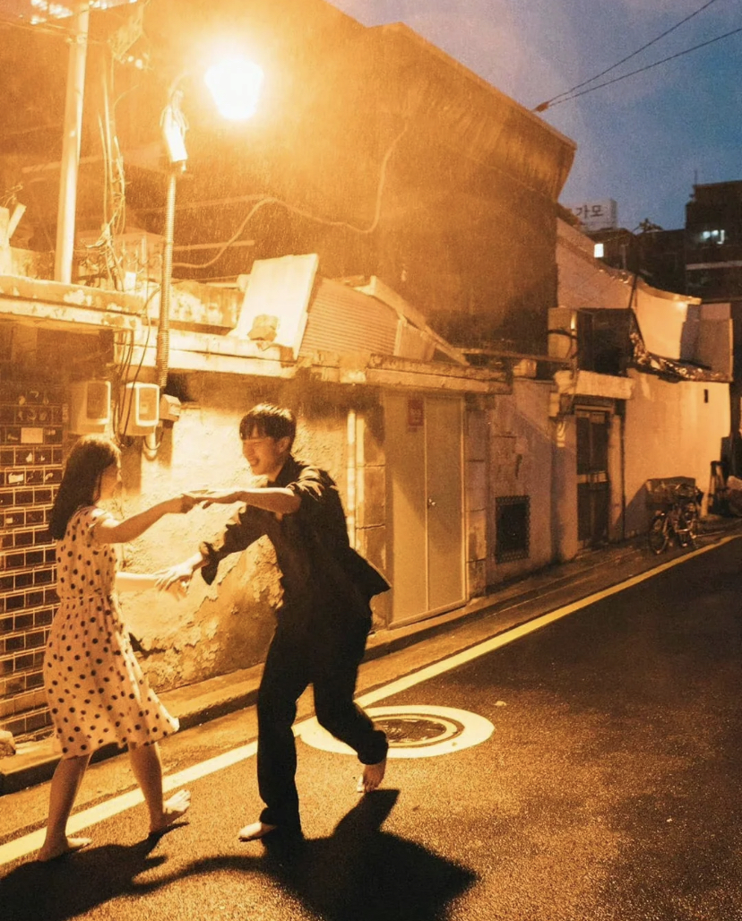 松江幼小路里100块钱的爱情布景