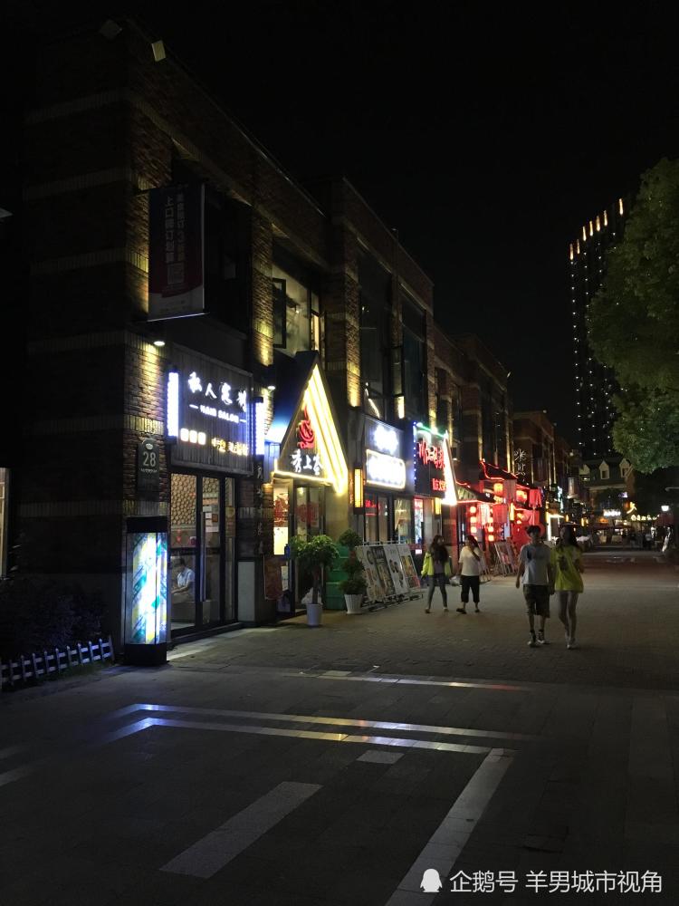 下沙大学城晚上小路