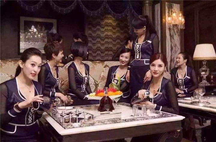 联系表围女是先付钱,还是见人付钱