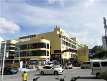 龙江县火车站周围有推拿店吗