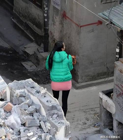 朱岗子村街女