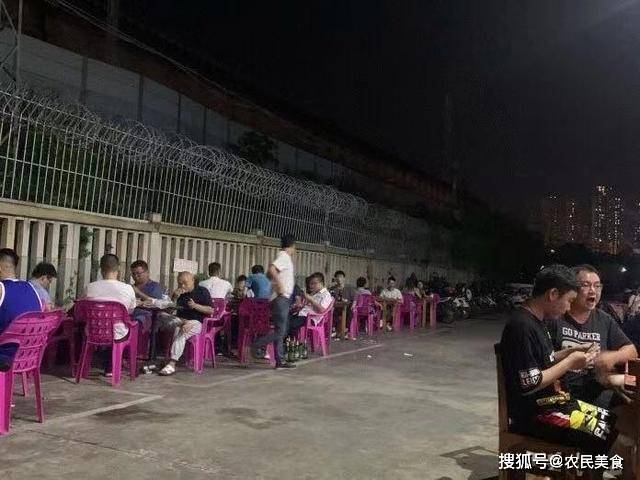 嘉峪关幼小路里的爱情