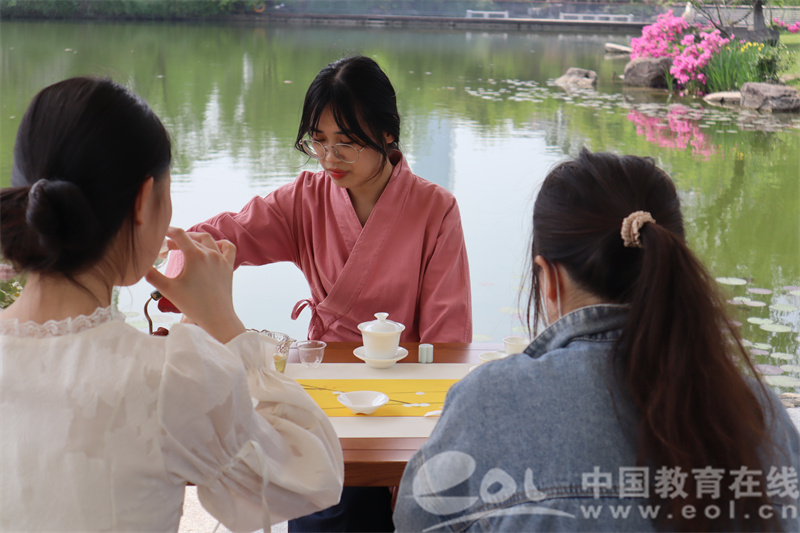 荆门学生品茶