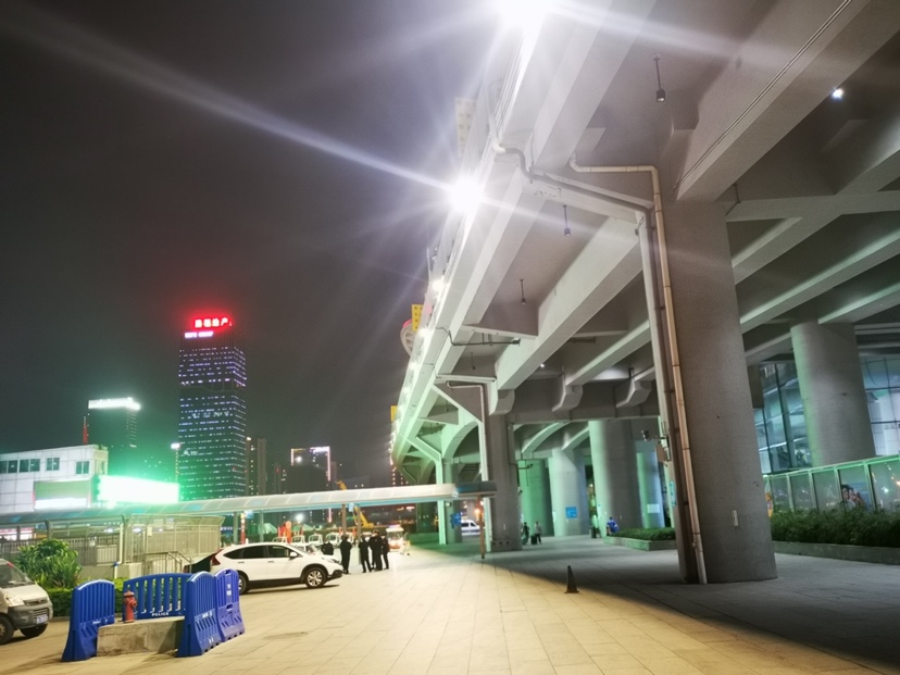 昭通南站晚上12点后小路