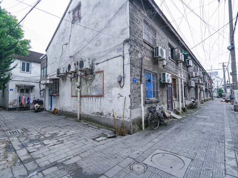 曹路镇民东路幼小路