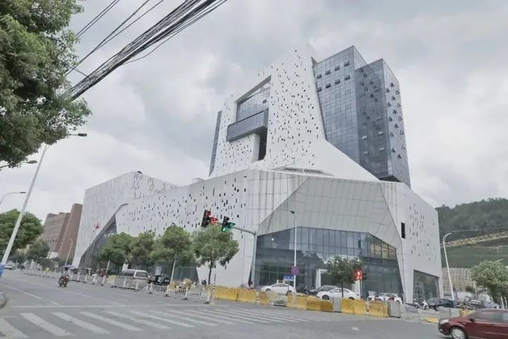 荆州那里有站衔女