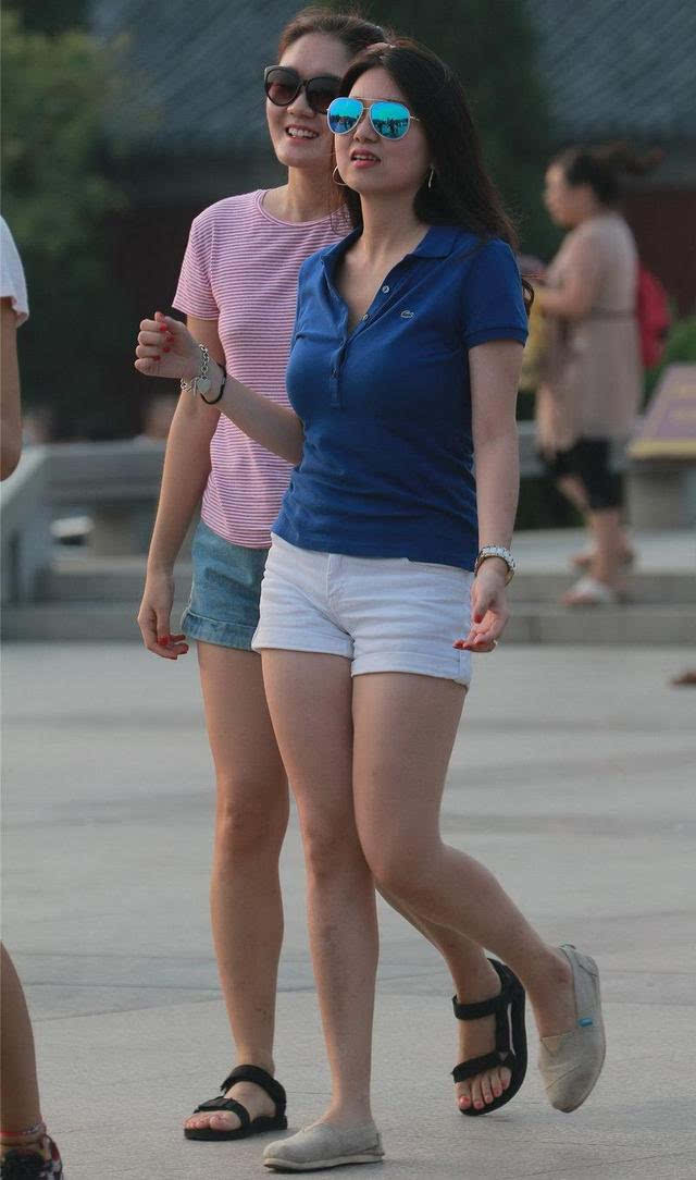 金手指饱满少妇SPA养生推油