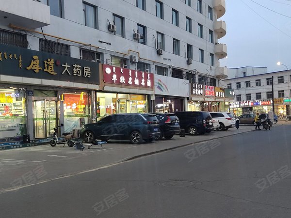 包头铁西豪德后面小路