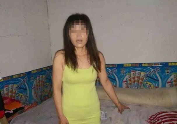 幼小路嫖妓东北熟女