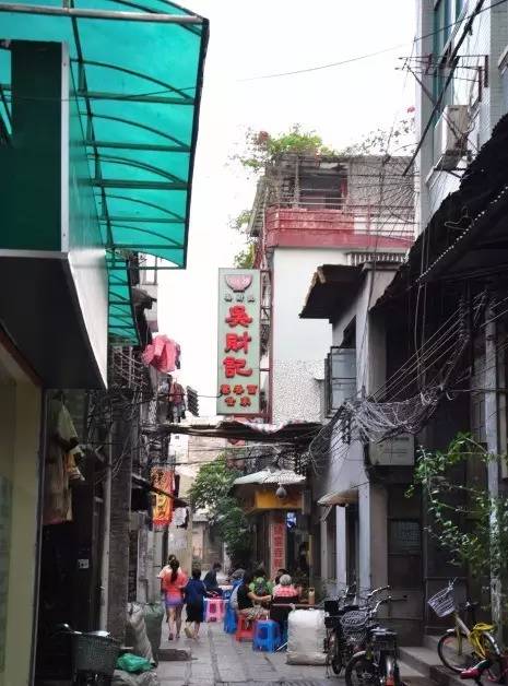 广州棠下村巷子几点出来
