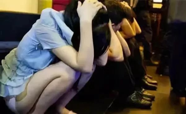 幼旅店嫖妓不带套一少妇