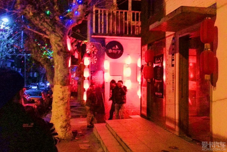 岳阳此刻哪有夜晚站幼巷的