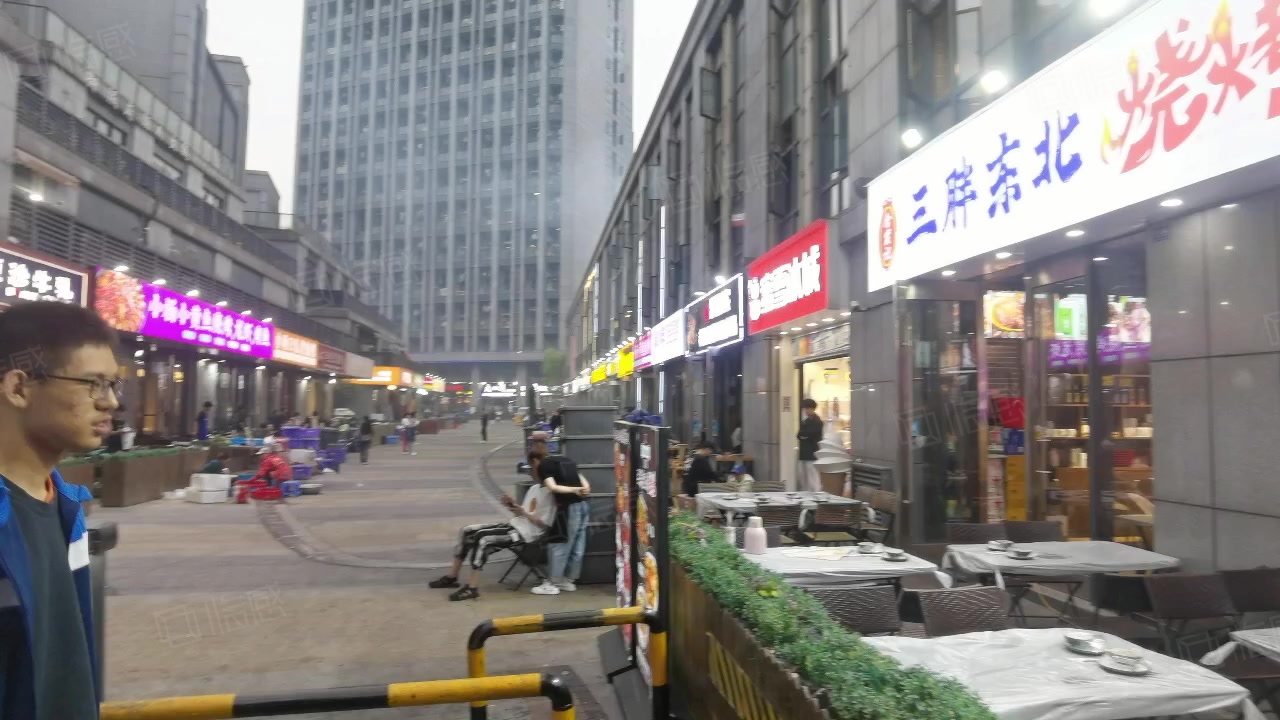 光谷150一条街