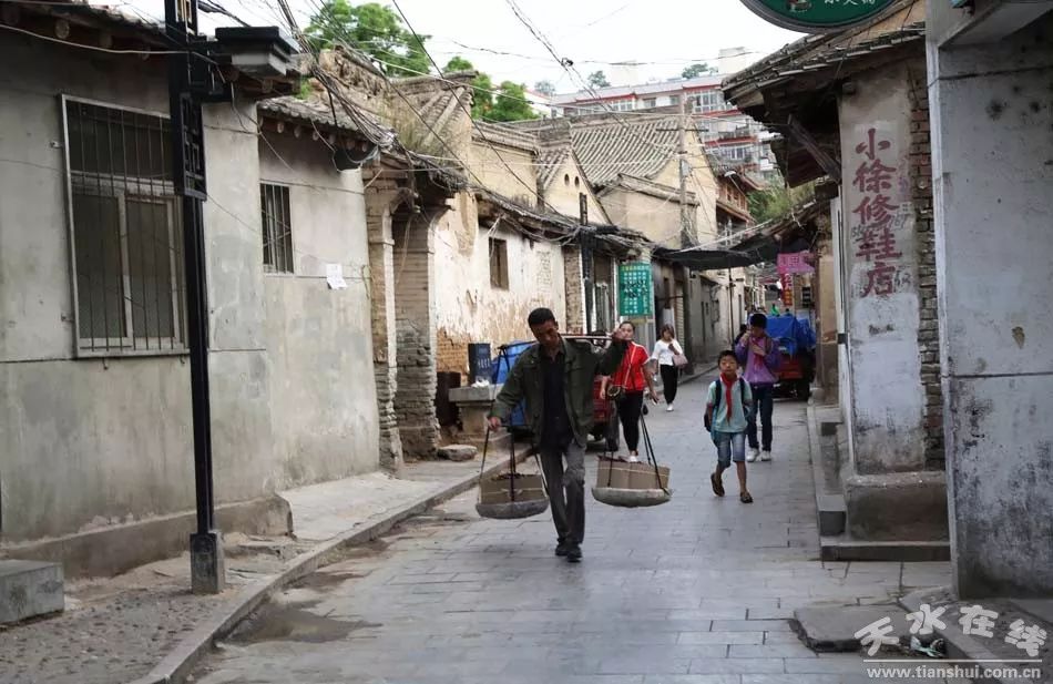 天水火车站左近幼小路