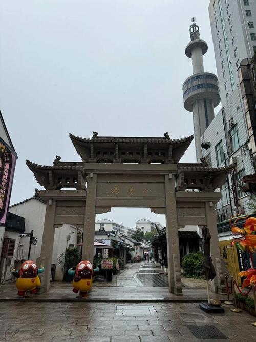 南阳火车站左近哪儿有妹妹玩