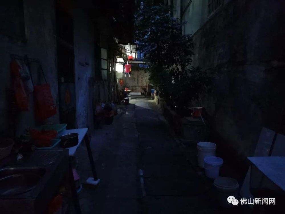 拉萨南海晚上去的幼小路