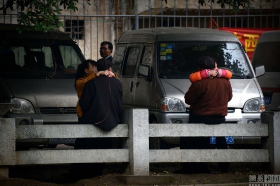 嘉峪关站街路女孩