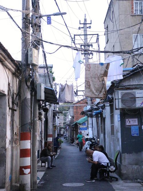 殷巷老车站后面小路叫什么