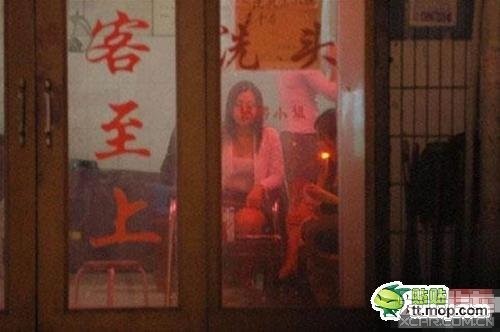 露脸幼县城发廊嫖妓在线
