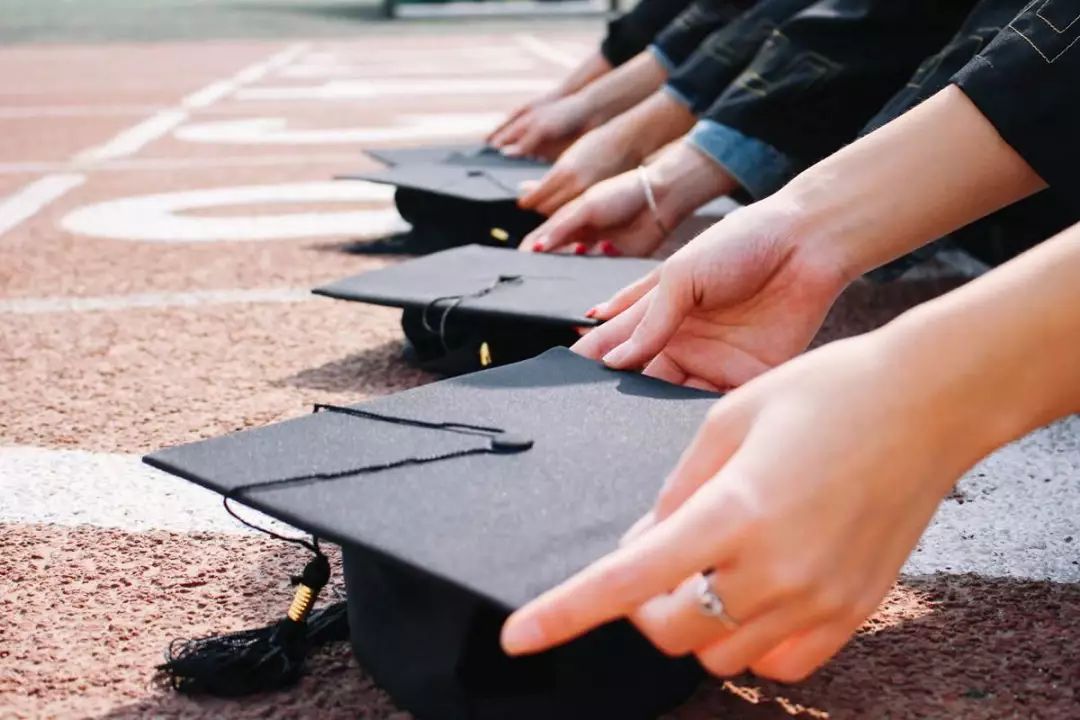 怎么找大学里出来卖的