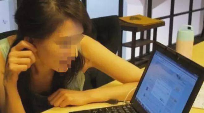 女大学生的奥秘工作