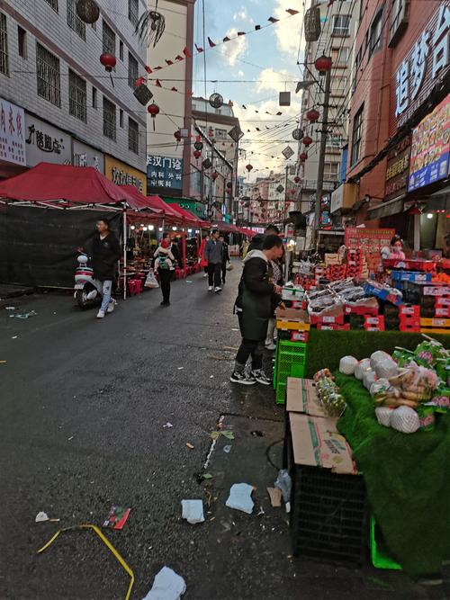 运城汽车站对面小路有卖