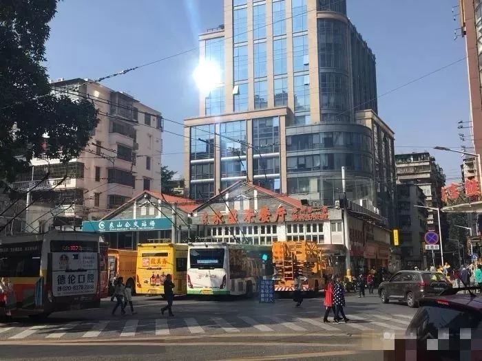 昭通大学城站街晚上10点以来盛开吗