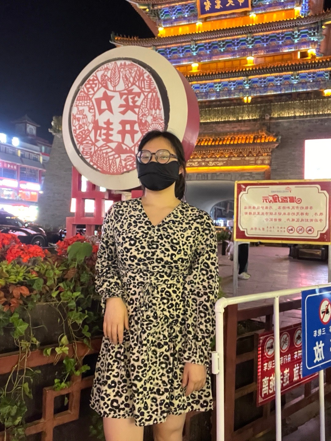 开封站街路女孩