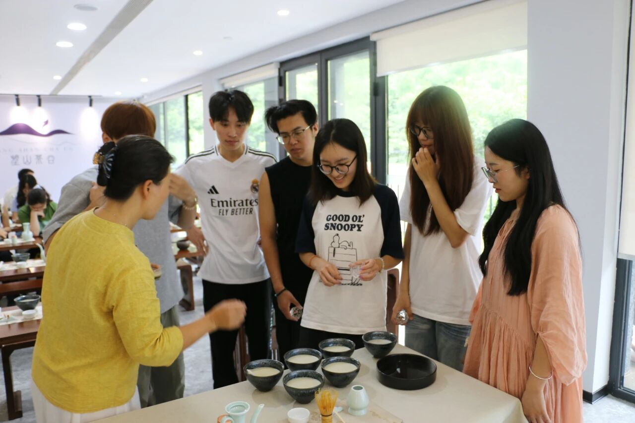 大学城学生约茶