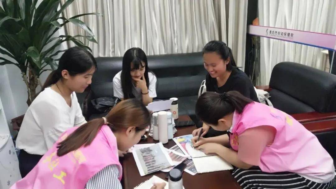 郑州科技学院女学生