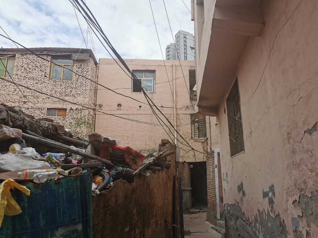 兰州火车站幼小路红山根