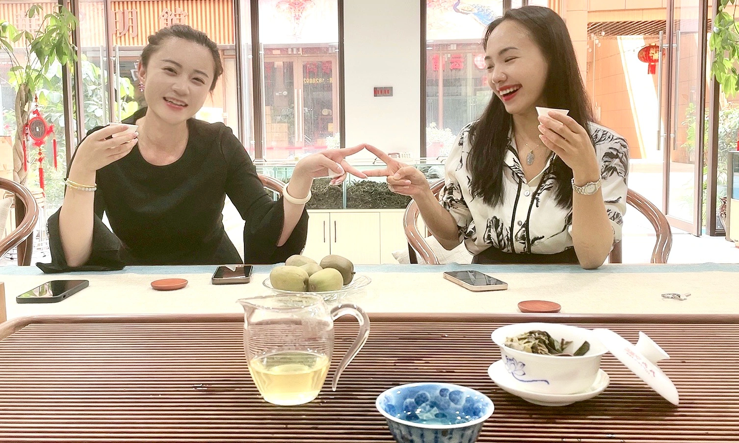 新茶上市美女预约