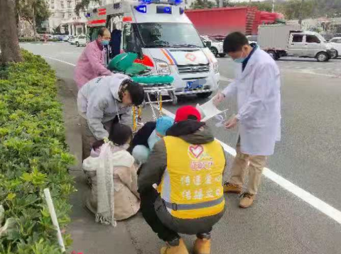 山南站街路女孩