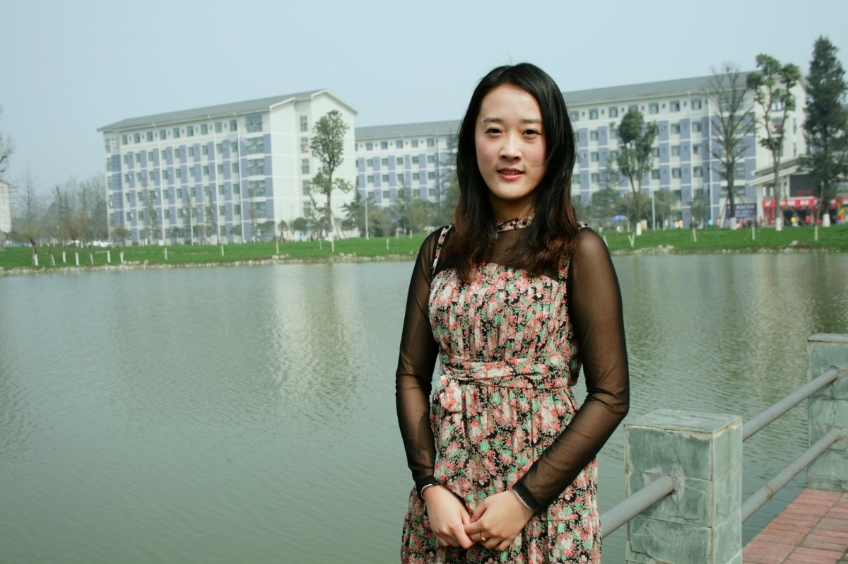 郫都区大学美女