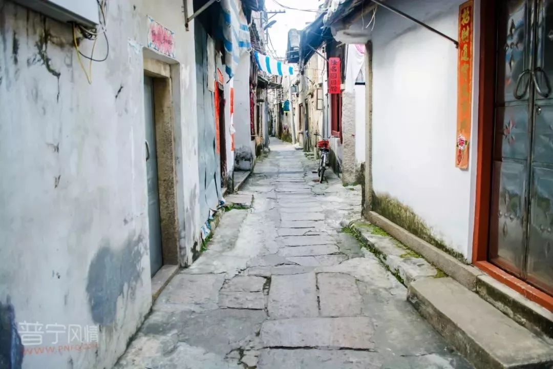 哪里有站大街的幼小路啊