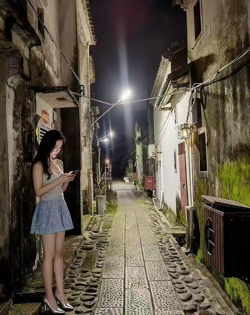 城中村小路怎么走