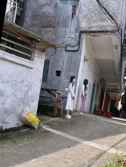 火车站左近站街