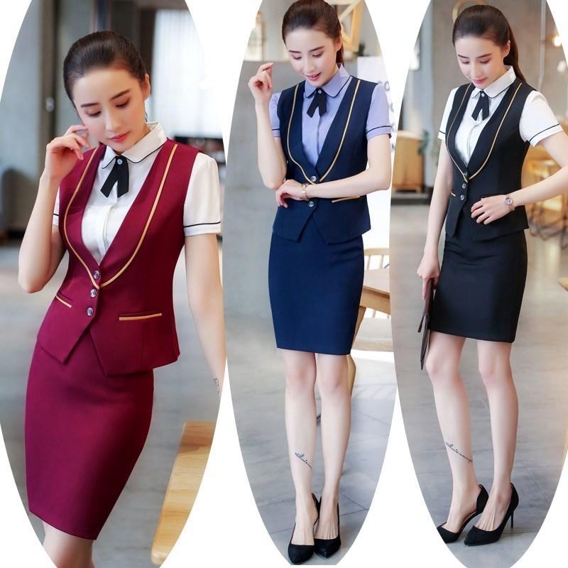 美女服务生