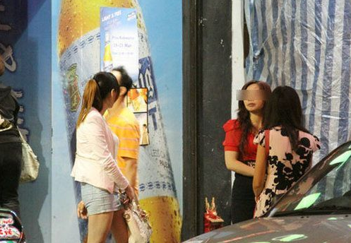 左近约女生500米以内